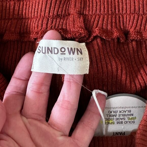 NEW RIVER + SKY Sundown Gemma Crop pants and  Downtown tee - Picture 6 of 11